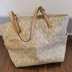 Michael Kors handbag and matching wallet!